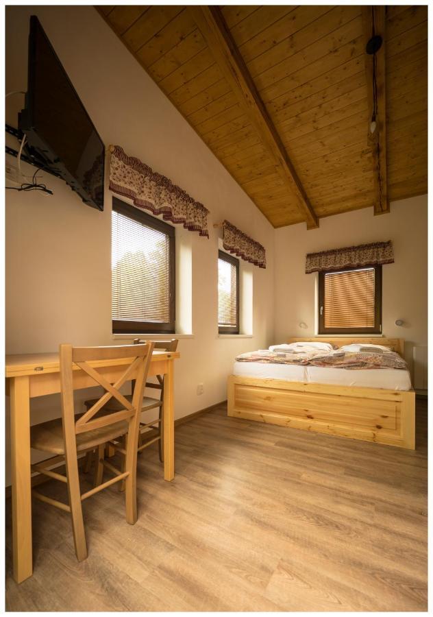 Pension U Lipy Bynovec Exterior photo